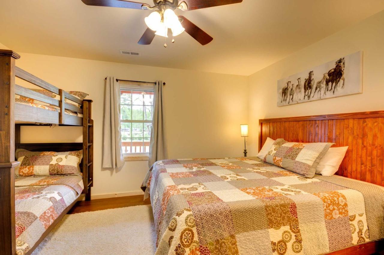 Cozy Bryson City Cabin On Tuck River With Fire Pit! Экстерьер фото