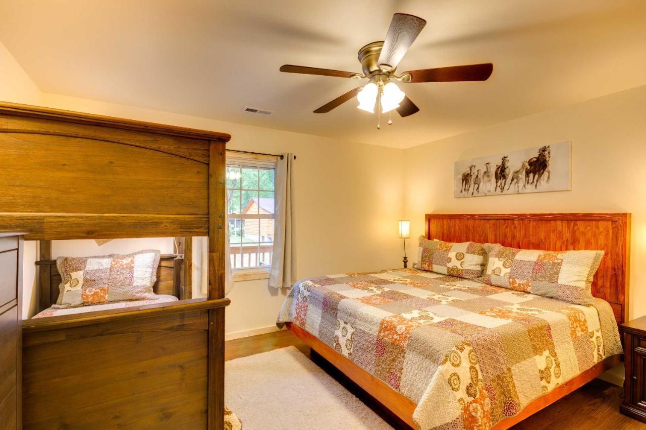 Cozy Bryson City Cabin On Tuck River With Fire Pit! Экстерьер фото